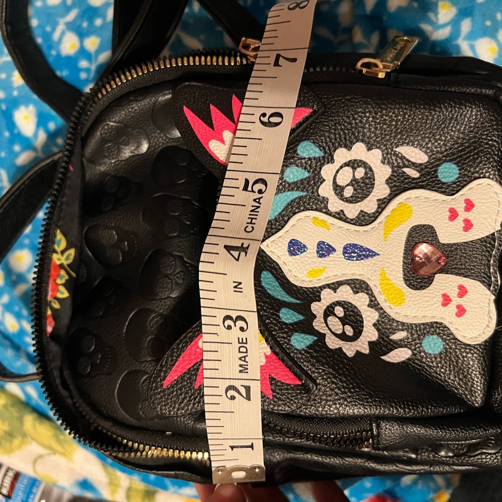 Betsey Johnson mini backpack with skulls and puppy - Picture 9 of 10